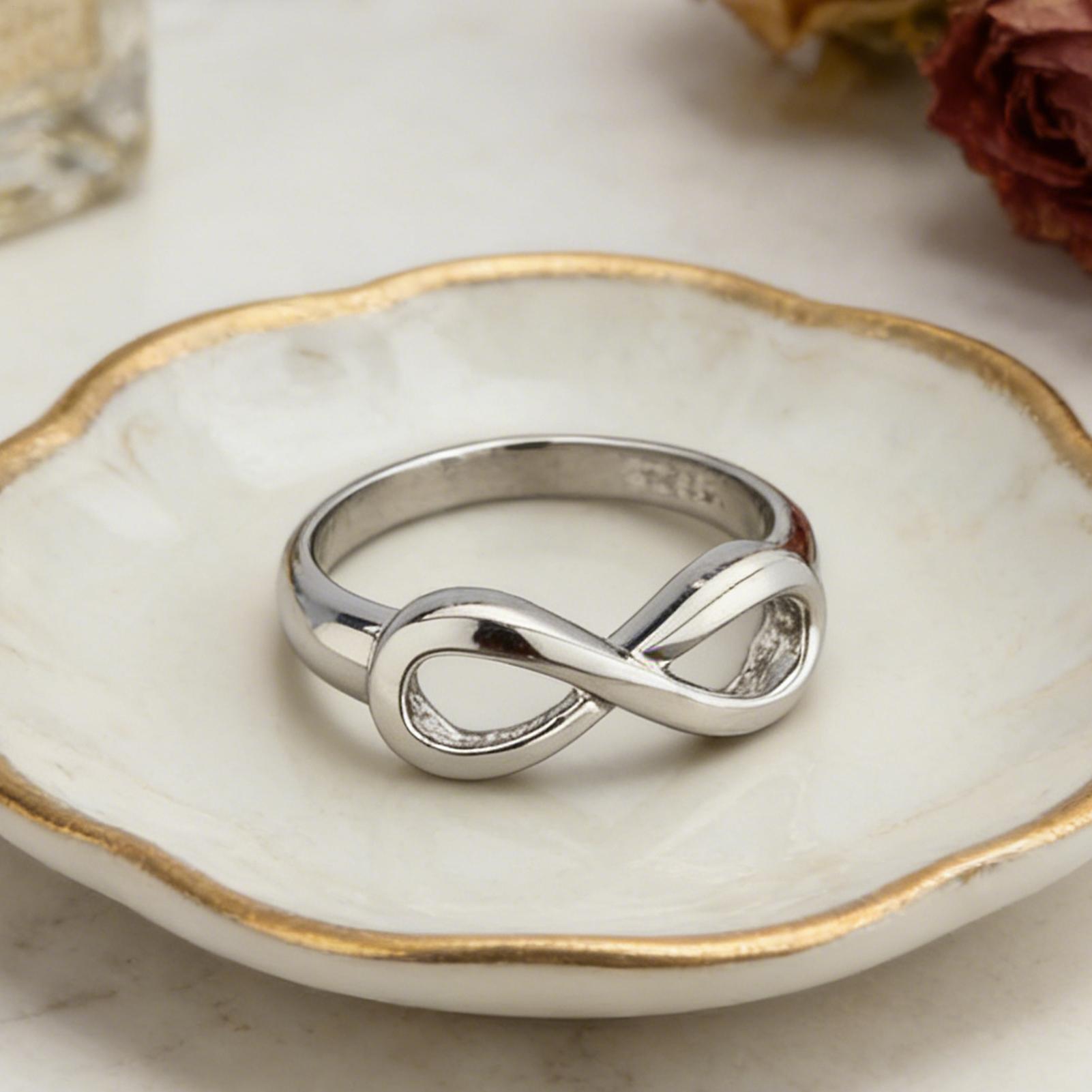 Tiny Infinity Promise Ring Ete - Al Ain Jewelry & Watches Exhibition 2025 recensie en prijs